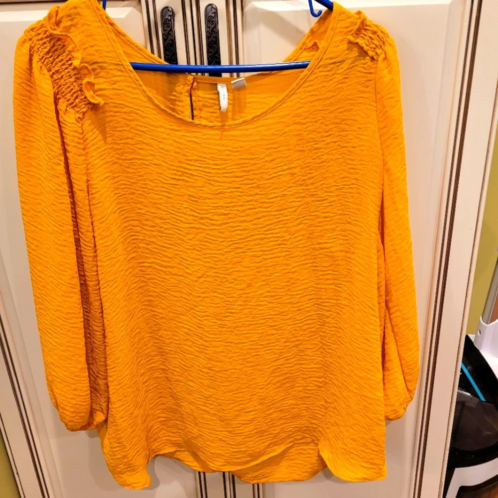 E38 WOMENS GOLD YELLOW SIZE LARGE WOMENS TOP